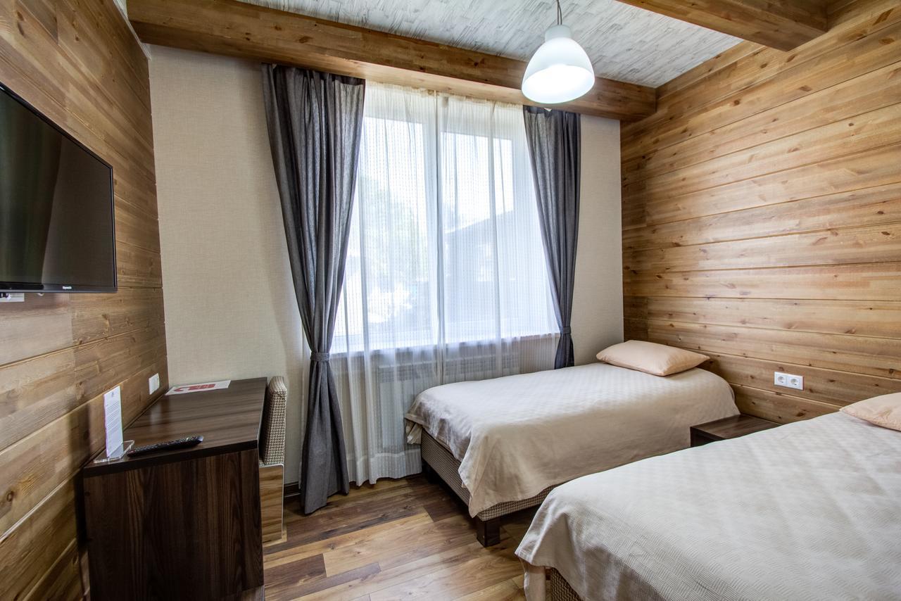 Hillside Karakol B&B エクステリア 写真