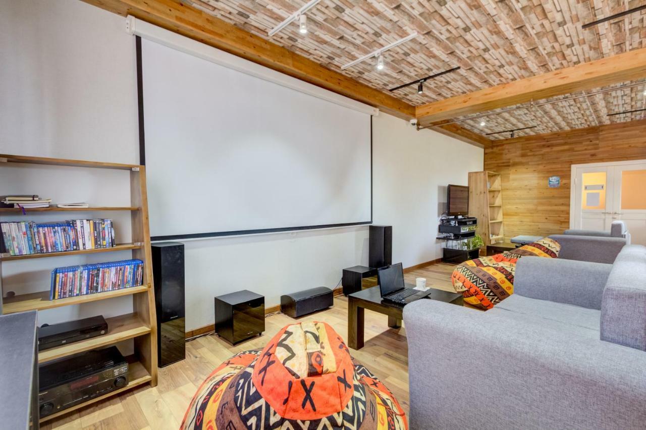 Hillside Karakol B&B エクステリア 写真